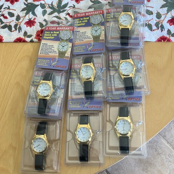 Optics Accessories - Optics quartz watch. New, magnifying crystal and water resistant black‎ 7 set